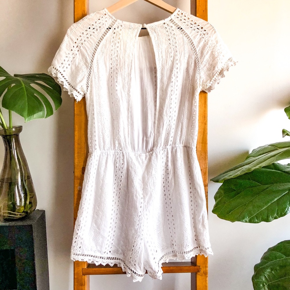 J.O.A. Size Small White Lace Open Back Romper! - Picture 2 of 9